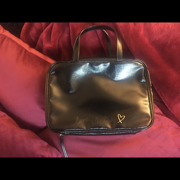 🌺🗝🖤VICTORIAS SECRET BLACK LASER CUT ROSE GOLD METALLIC CASE🖤🗝🌺 - Picture 2 of 10